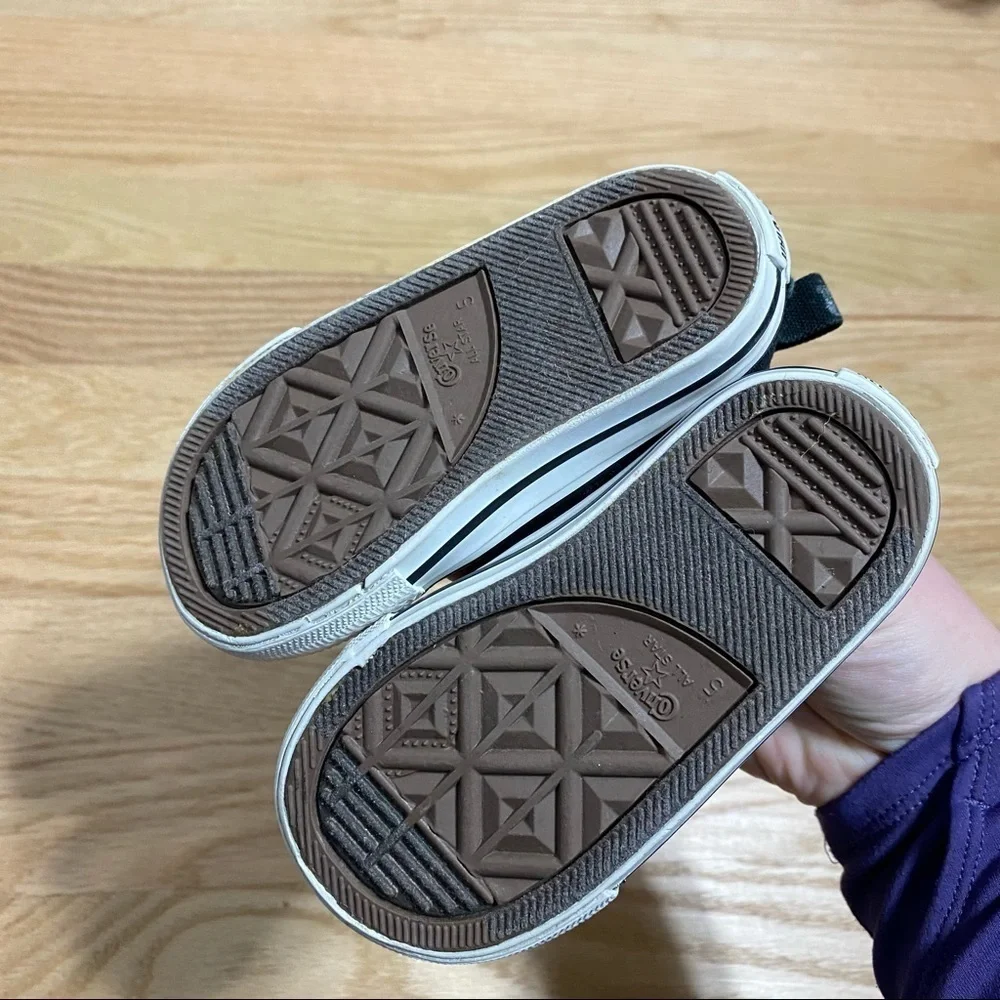Converse Velcro Black Sneakers Sz 5 Baby Boy Girl Shoes